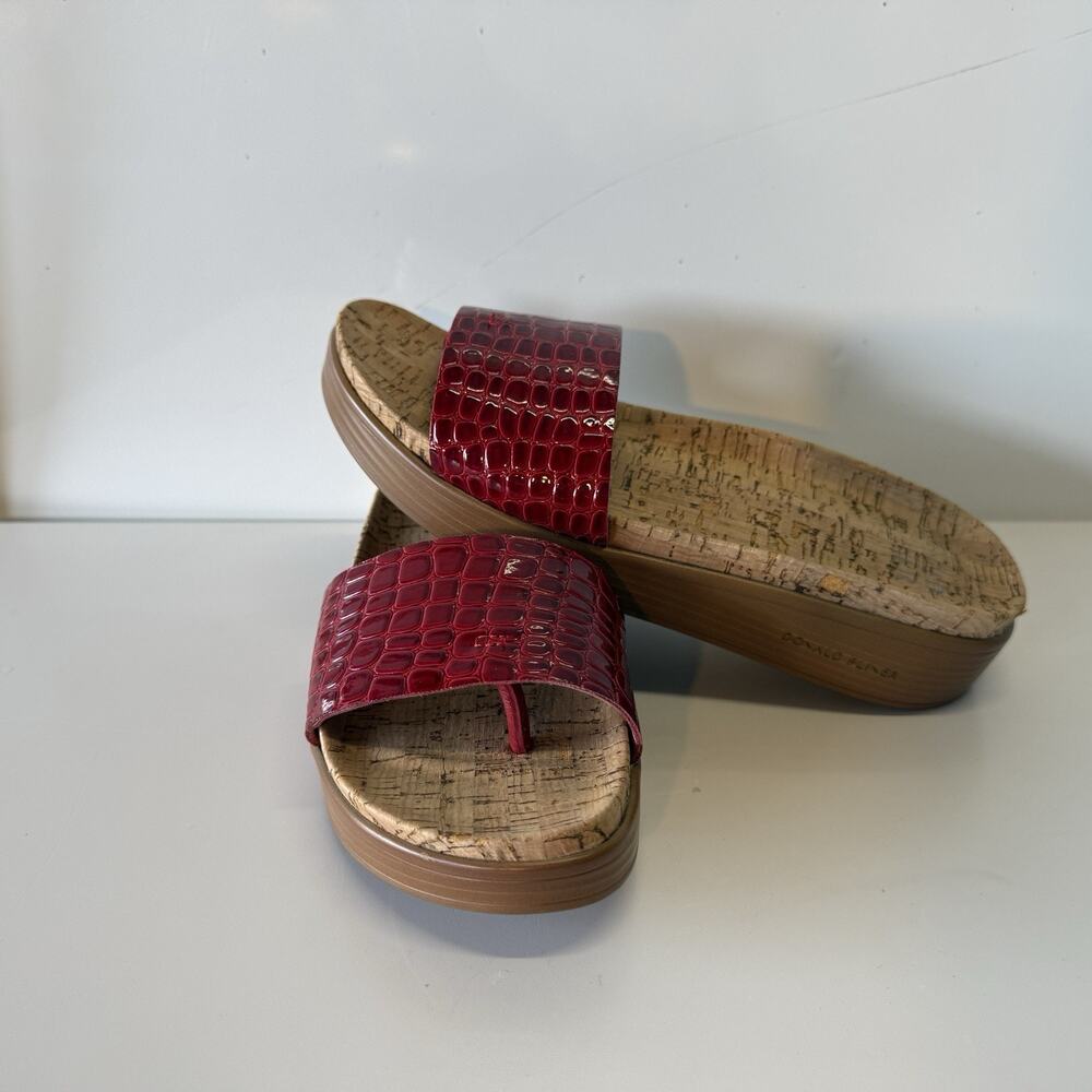Donald Pliner Sandal W size 7 M Fiji Embossed Croc Patent One Band Slide